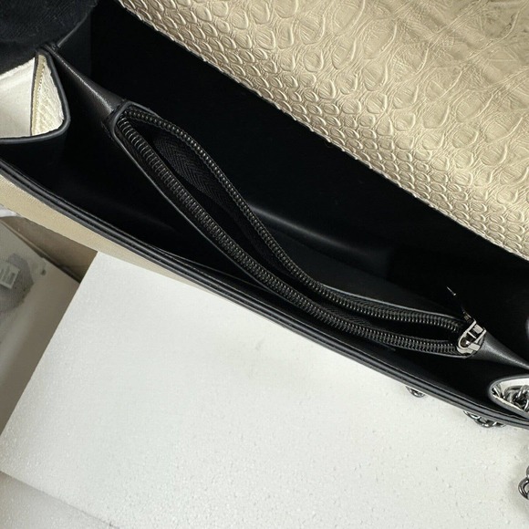 horsheshoe bucle snake print embossed beige handbag 10x7x3 Chain Purse - Picture 6 of 10